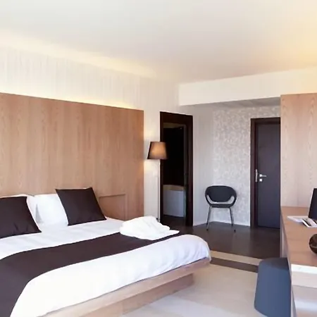 إيوليان 4*
